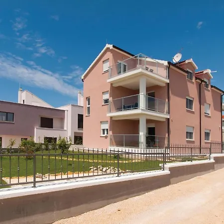 Three-bedroom In Tribunj Apartament Tribalj