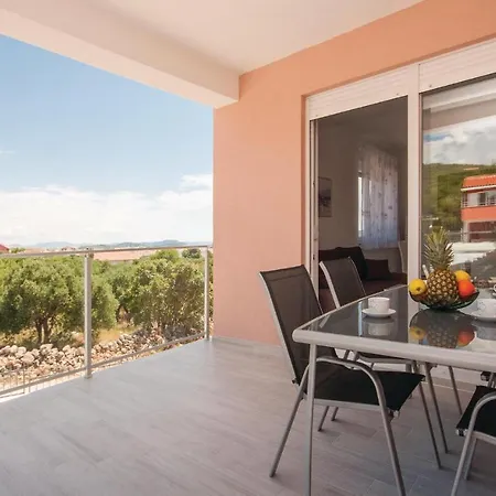 Three-bedroom In Tribunj Apartament