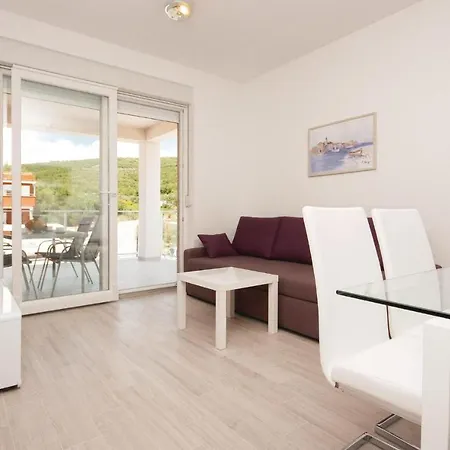 Apartament Three-bedroom In Tribunj Tribalj