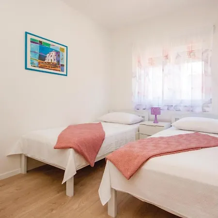 Three-bedroom In Tribunj * Tribalj