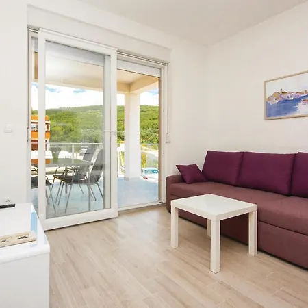 Apartament Three-bedroom In Tribunj Tribalj